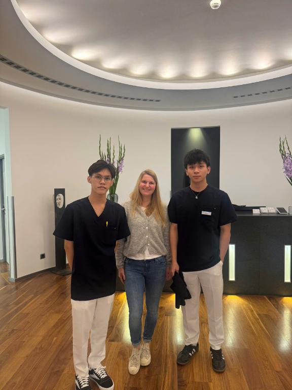 Home z6886086202141 001a579cb07691105c535ac5c354d632